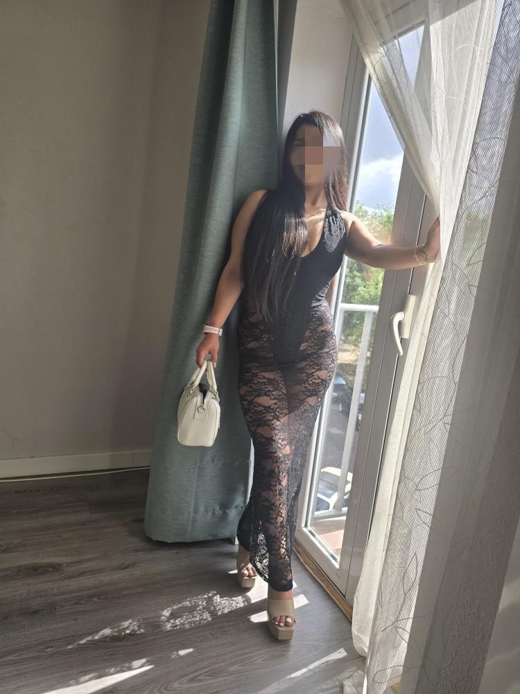 630978452: Chica busca chico en Madrid