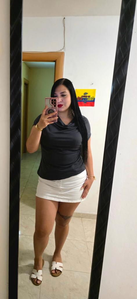 631864206: Chica busca chico en Barcelona