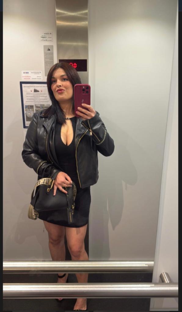 631280870: Chica busca chico en Asturias
