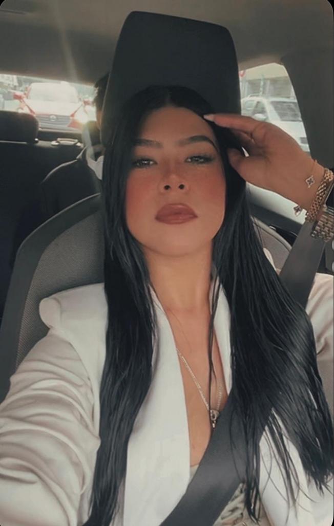 680700896: Chica busca chico en Sevilla