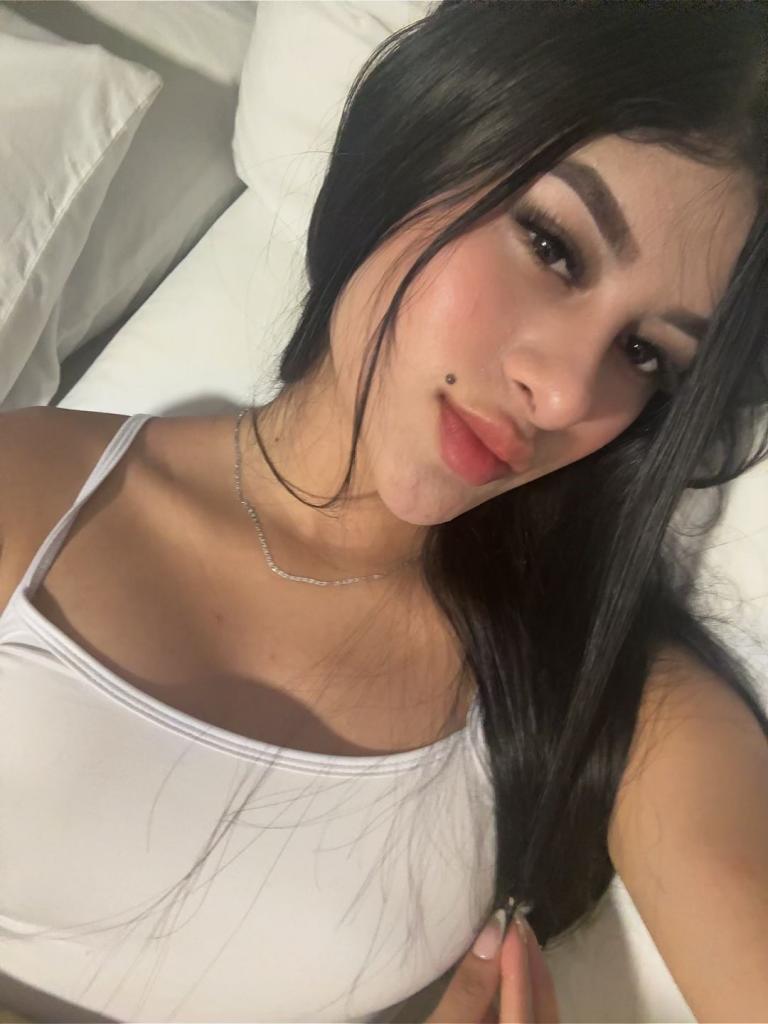Chica busca chico en Ibiza: 