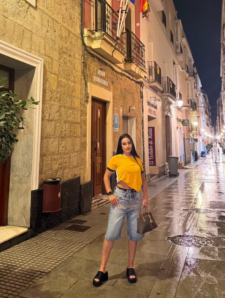 Chica busca chico en Cádiz: Chica busca chico