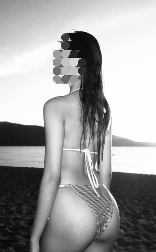 672838474: Chica busca chico en Sevilla