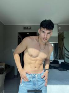 641378847: Chico busca chica en Barcelona