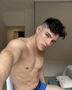 641378847: Chico busca chica en Barcelona