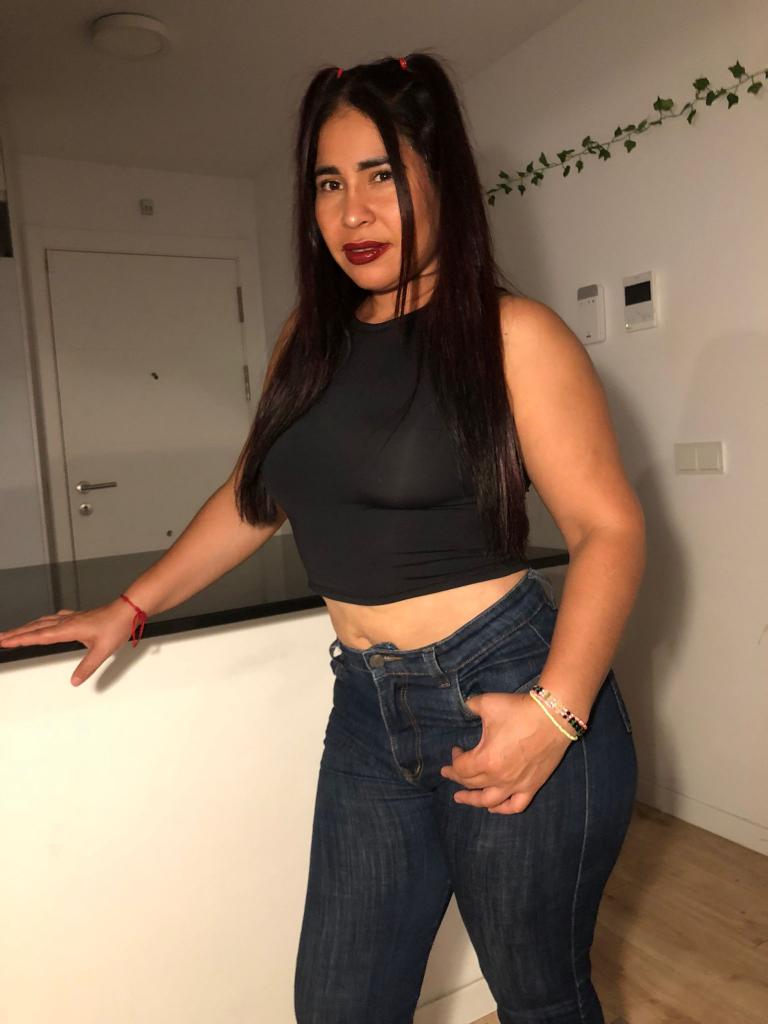 Chica busca chico en Málaga: Chica busca chico