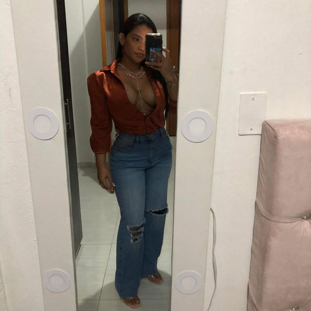 615798443: Chica busca chico en Tarragona