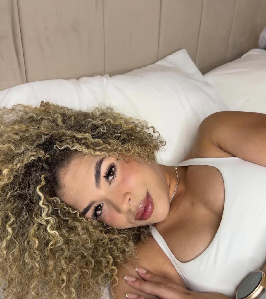 Chica busca chico en Almería: 