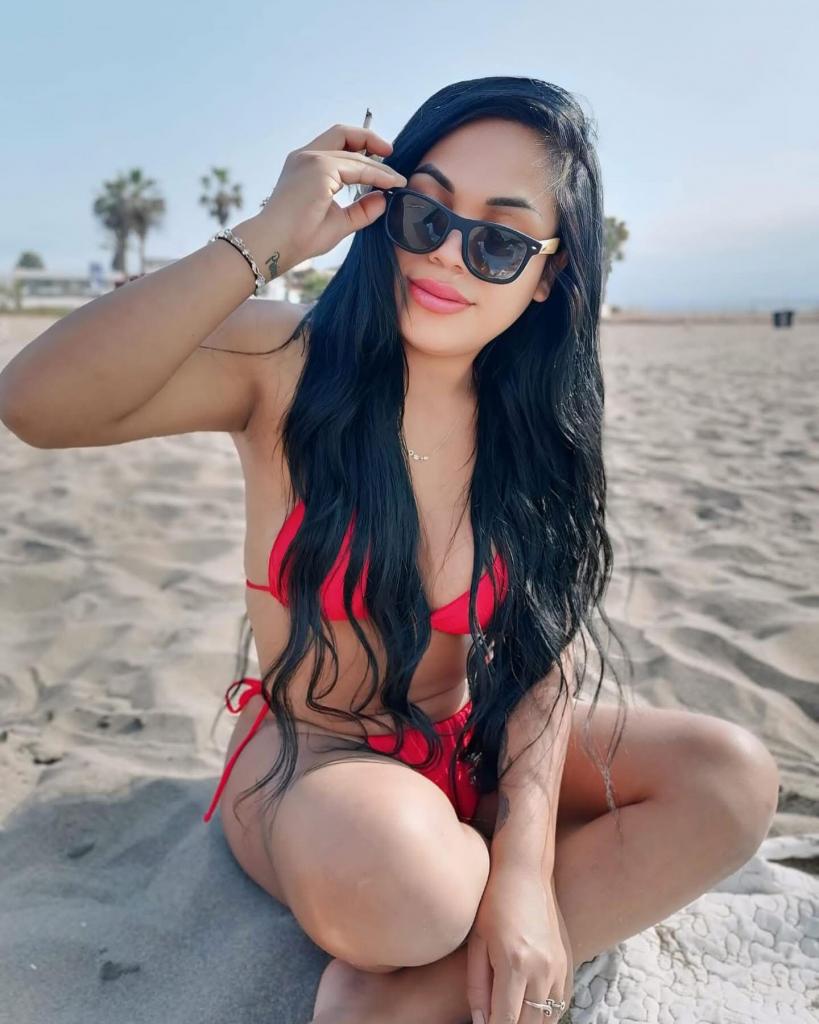 697757456: Travesti en Madrid