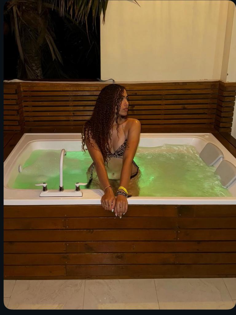 Chica busca chico en Tenerife: 