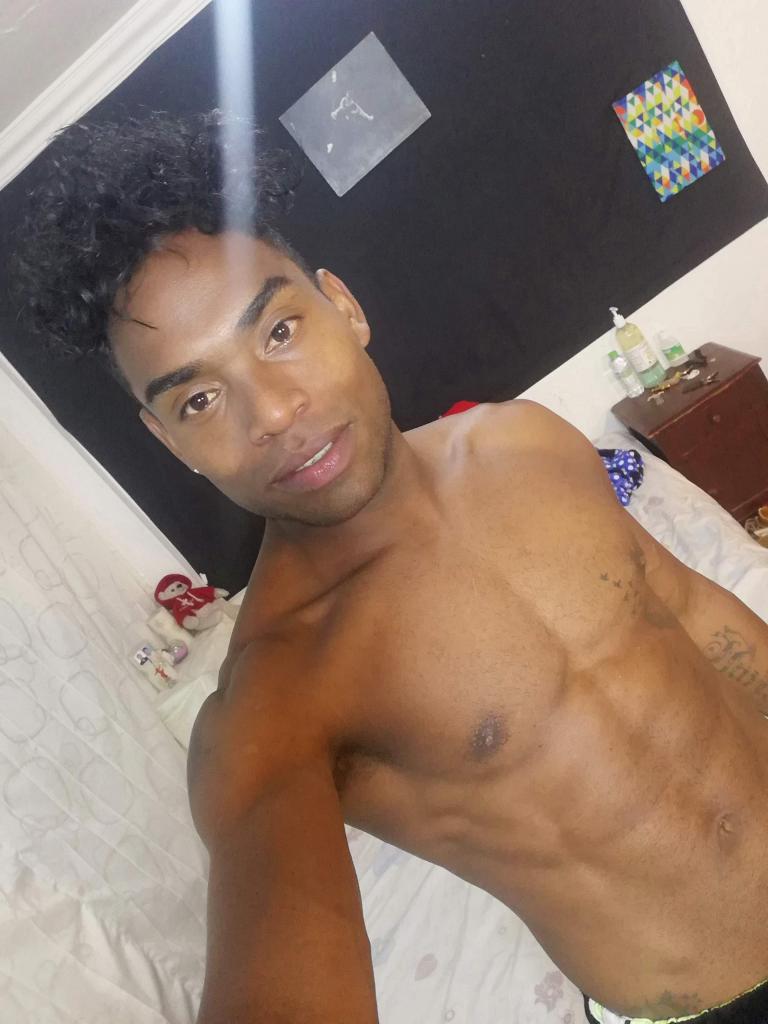 642217107: Chico busca chica en Sevilla