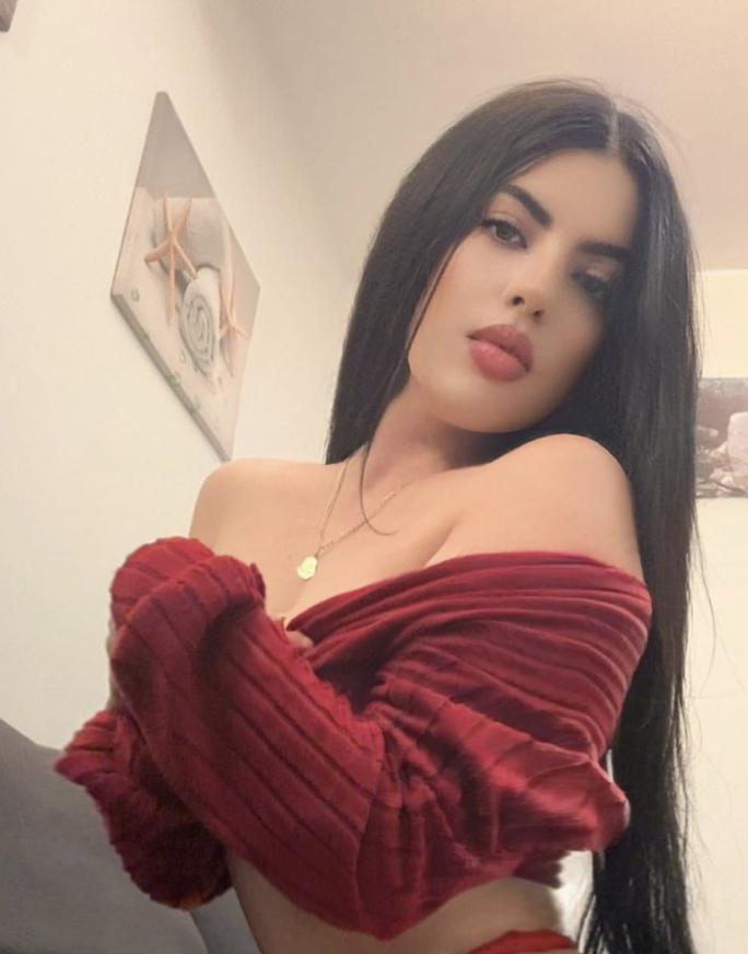 Chica busca chico en Ibiza: Chica busca chico