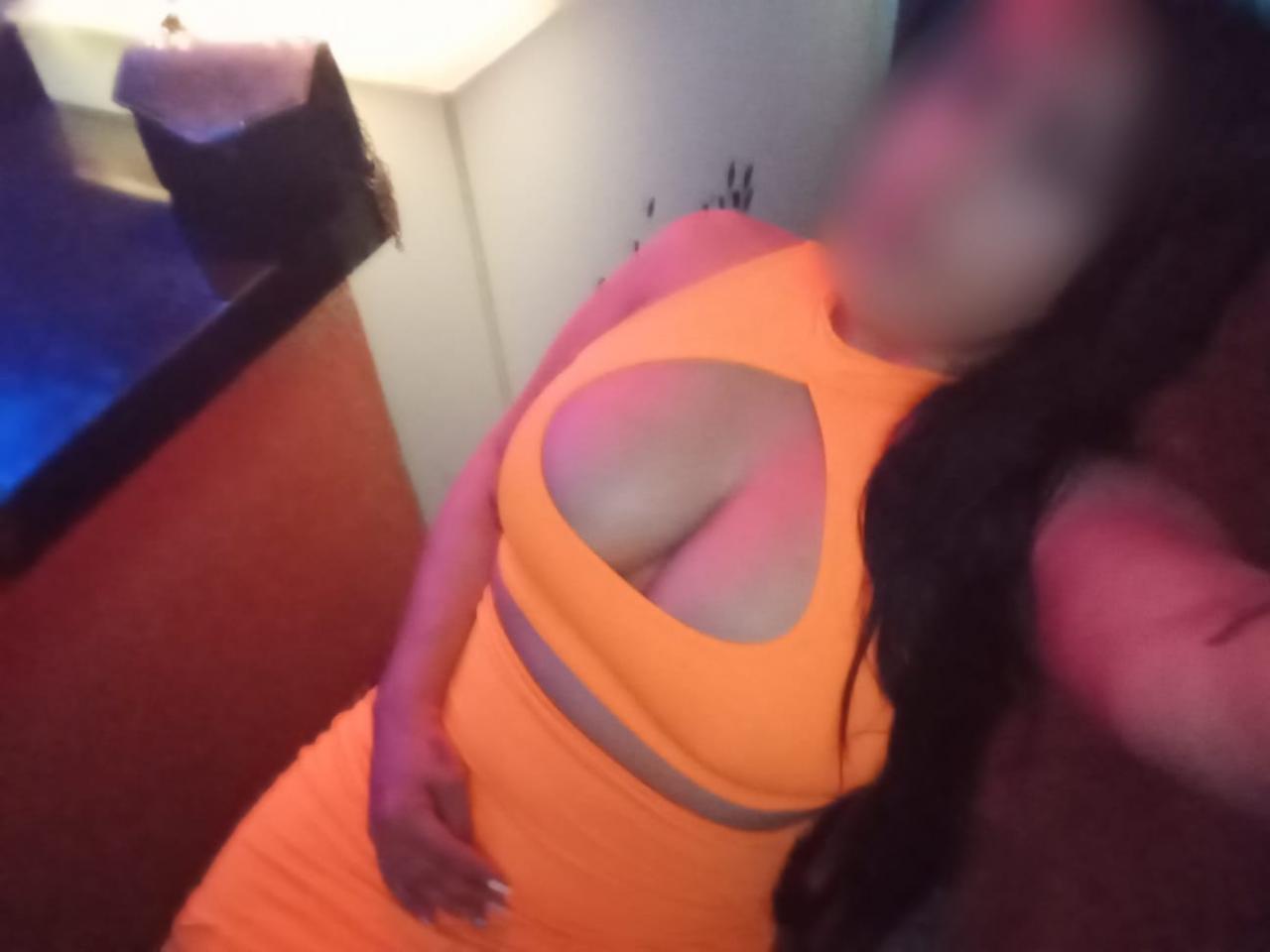 Chica busca chico en Almería: 