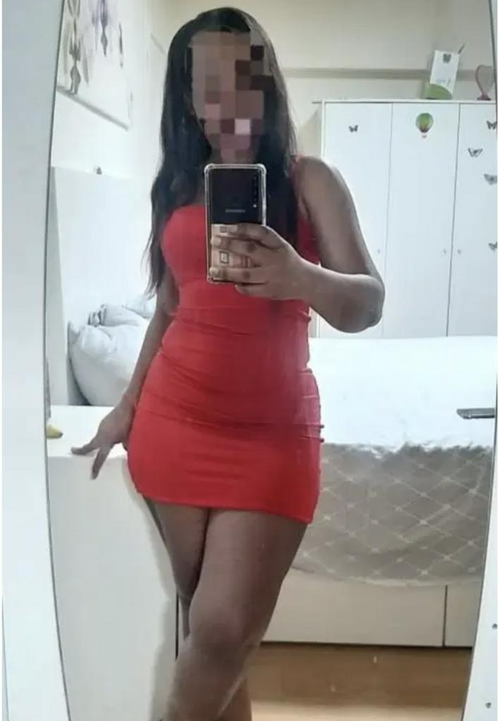 Chica busca chico en Cádiz: 