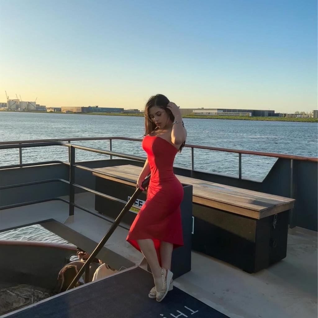 613472386: Chica busca chico en Málaga