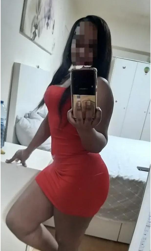 Chica busca chico en Cádiz: 