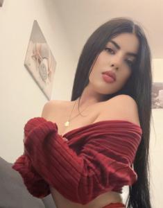 651935493: Chica busca chico en Ibiza