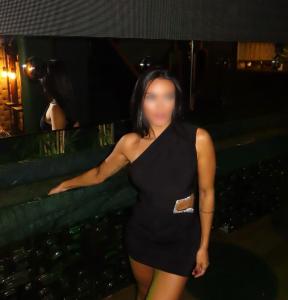 621045966: Chica busca chico en La Coruña