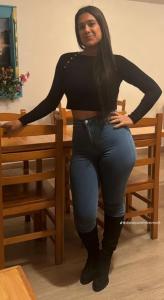 613346532: Chica busca chico en Barcelona