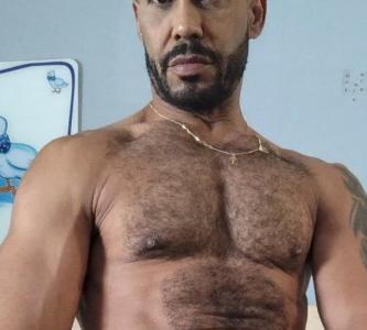 685937752: Chico busca chica en Barcelona