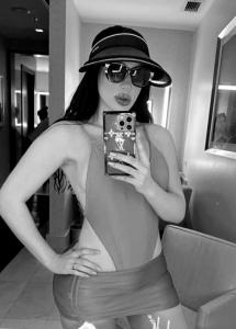 643091514: Chica busca chico en Menorca