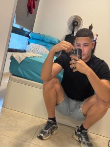 661604125: Chico busca chica en Granada