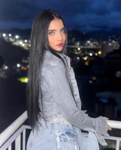 613735313: Chica busca chico en Alicante