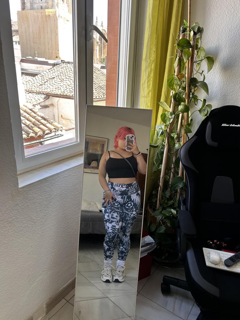 Chica busca chico en Granada: 