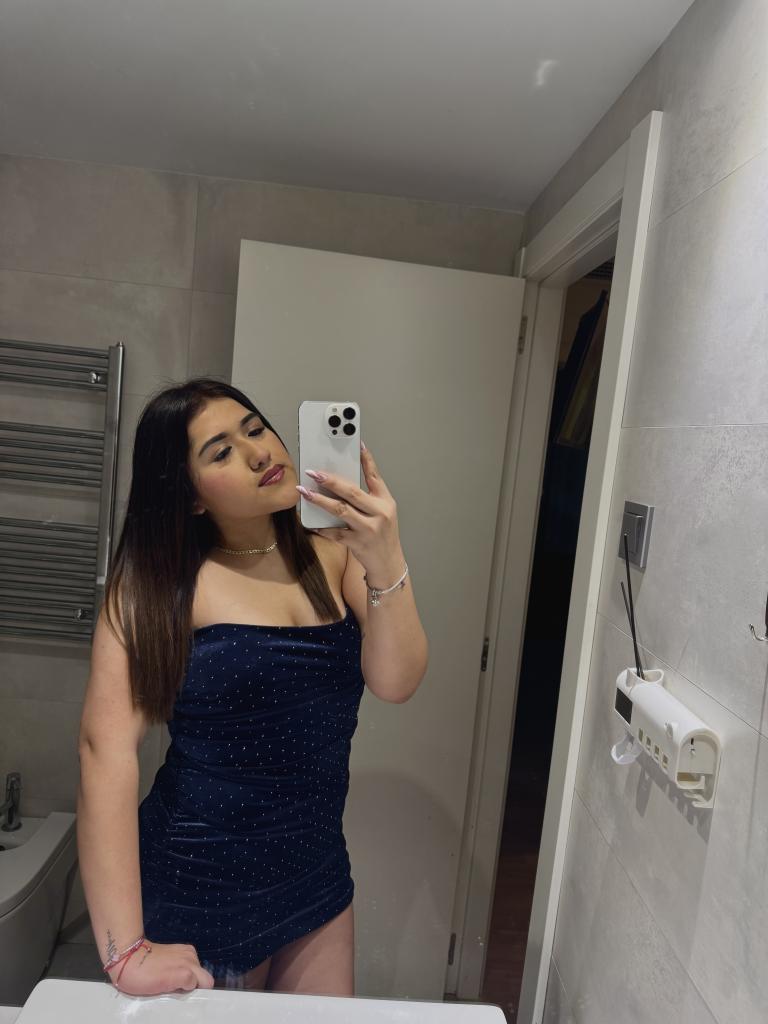 610942933: Chica busca chico en Barcelona