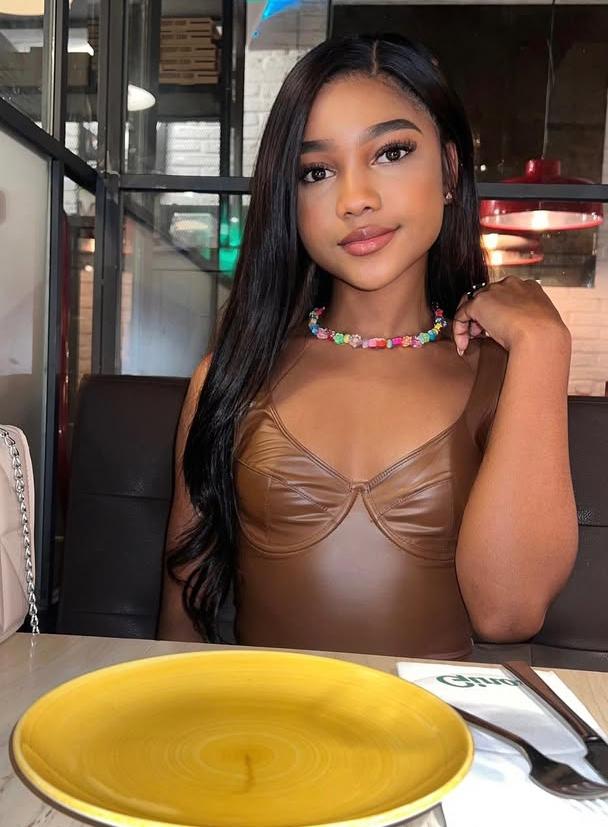 Chica busca chico en Málaga: Chica busca chico