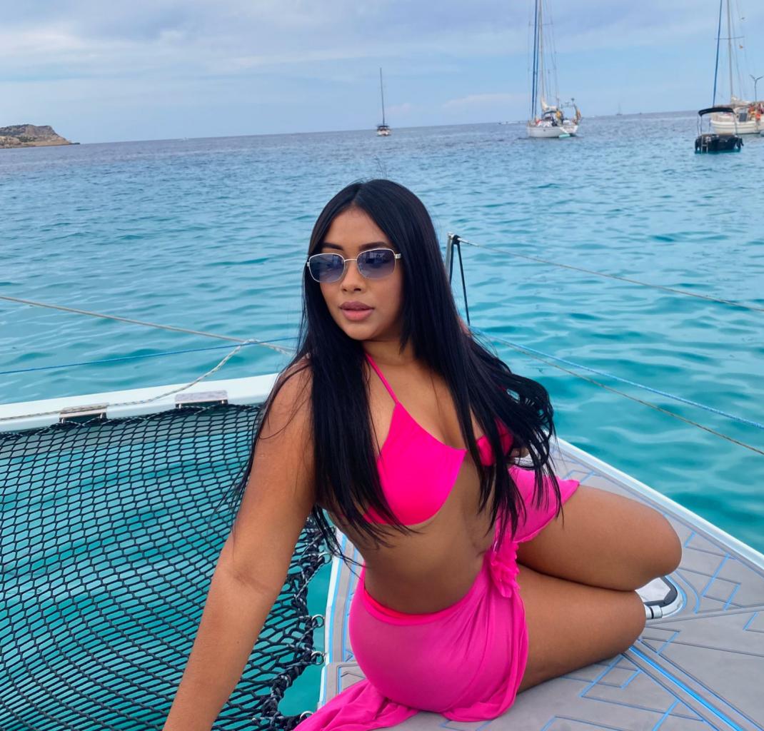 Chica busca chico en Ibiza: 