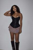 613434096: Chica busca chico en Barcelona