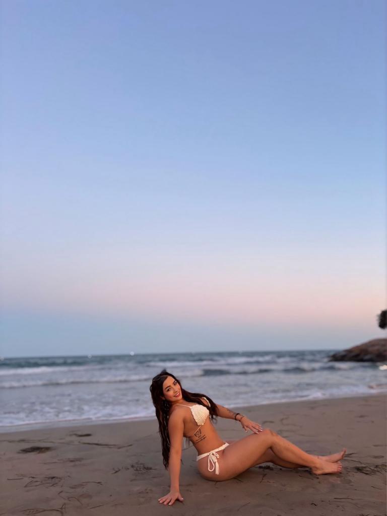664070178: Chica busca chico en Murcia