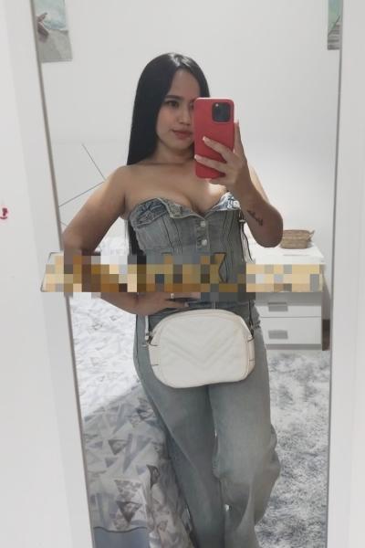 Chica busca chico en Almería: Chica busca chico