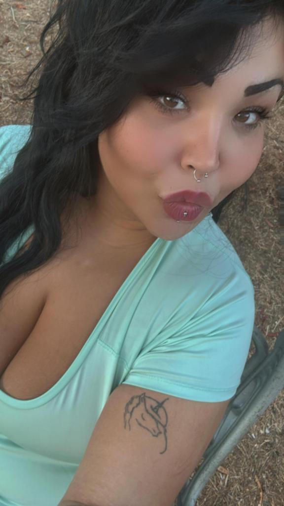 Chica busca chico en Huelva: 