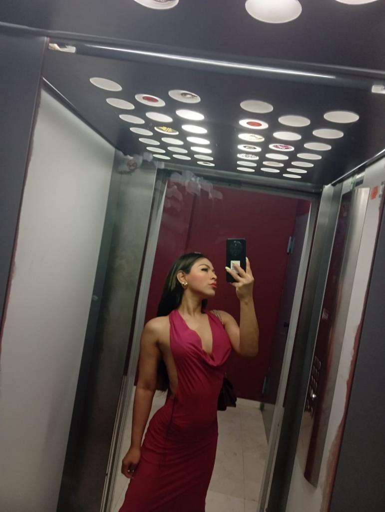 Chica busca chico en Ibiza: 