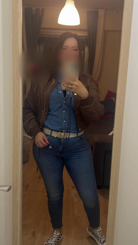 Chica busca chico en Cádiz: 