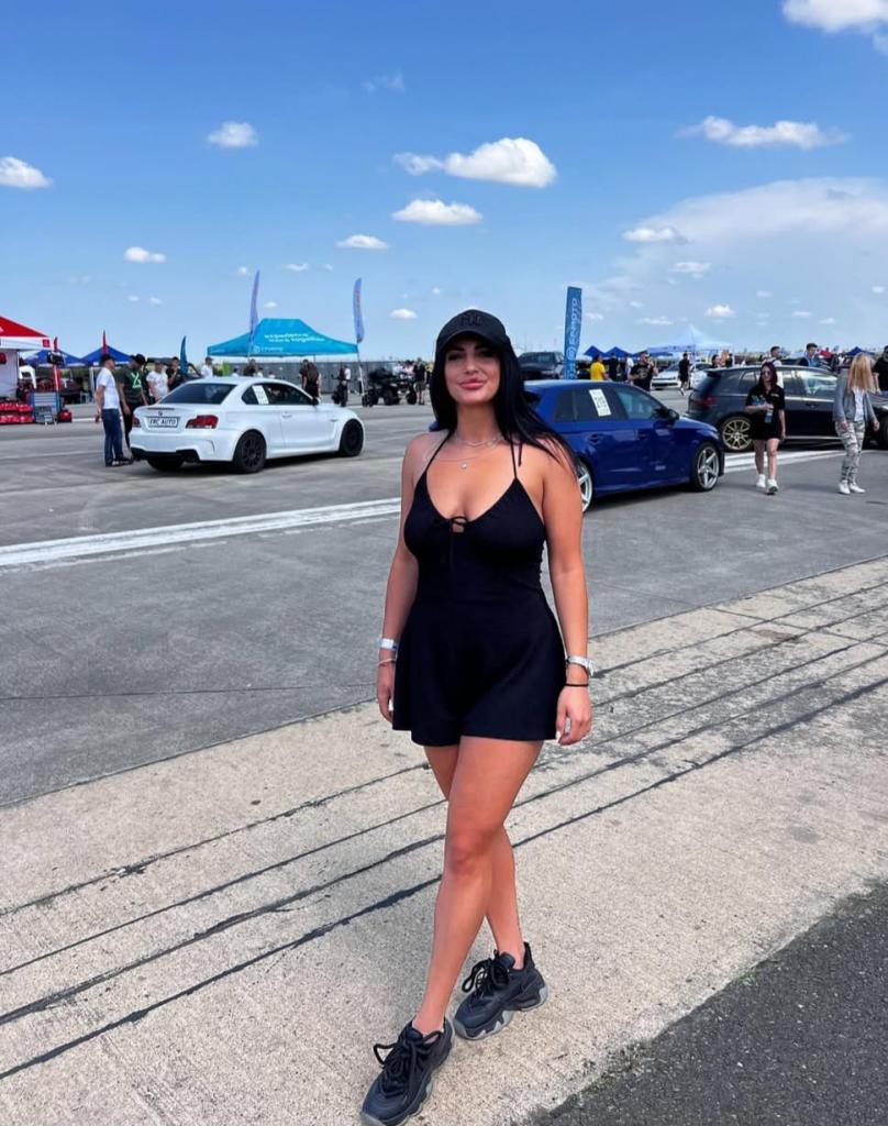 Chica busca chico en Sevilla: 