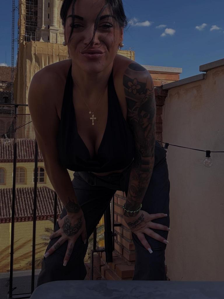 Chica busca chico en Granada: 