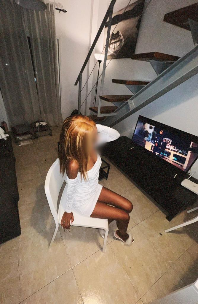 Chica busca chico en Gerona: 