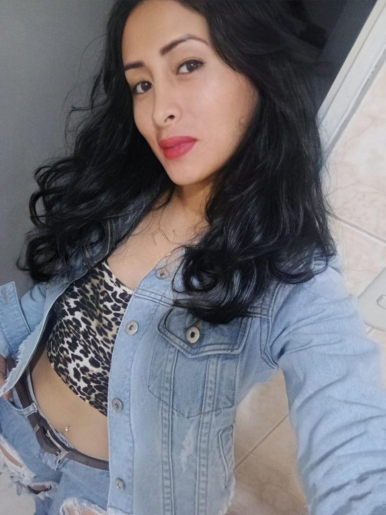 Chica busca chico en Almería: 