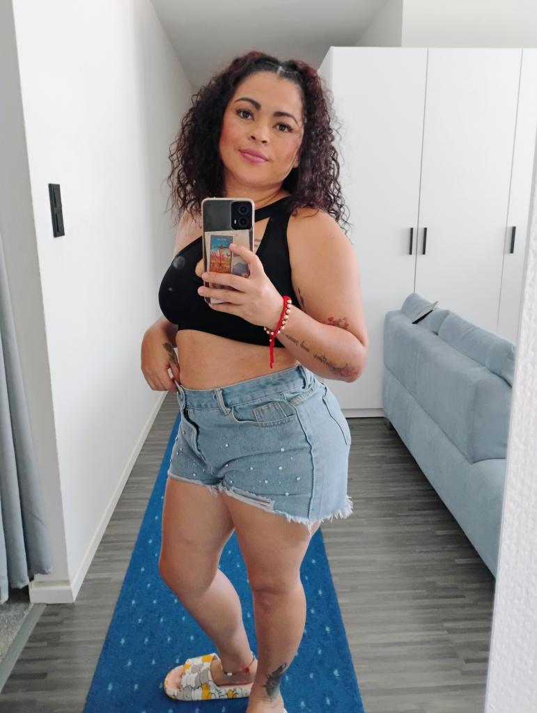 Chica busca chico en Cádiz: 