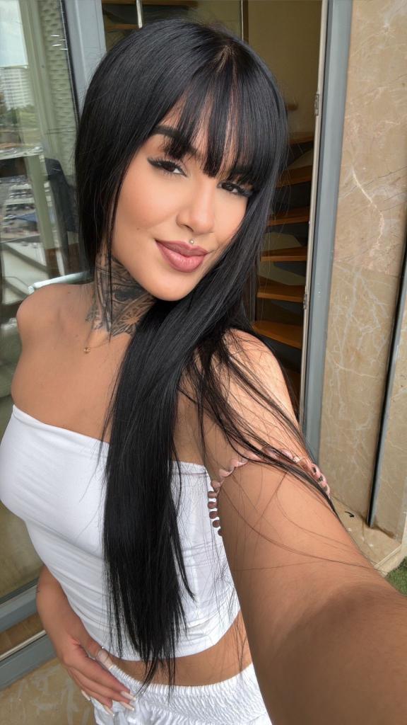 Chica busca chico en Alicante: Chica busca chico