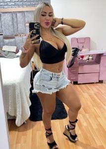 678381988: Chica busca chico en Barcelona