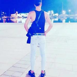 641563925: Chica busca chico en Tarragona
