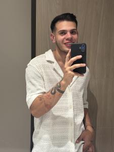 611281428: Chico busca chica en Zaragoza