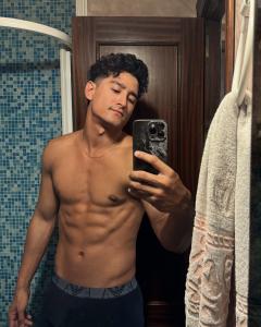 664407620: Chico busca chica en Málaga