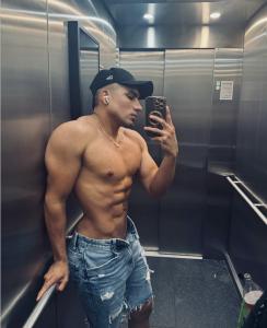 674504023: Chico busca chica en Valencia