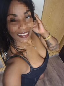 611186255: Chica busca chico en Ceuta