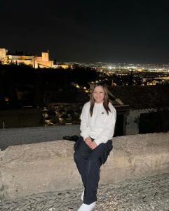 643512875: Chica busca chico en Cantabria